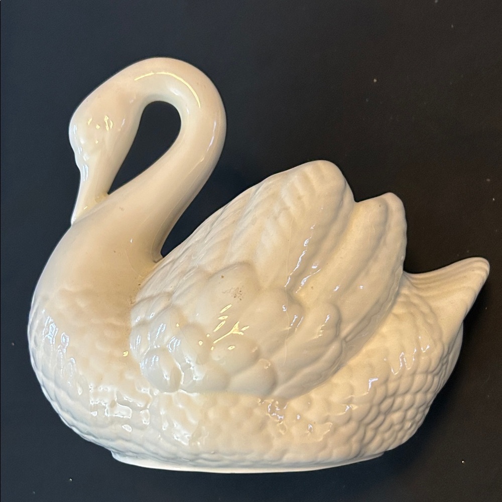 Elegant White Swan Figurine